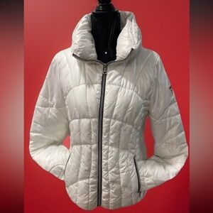 EUC Guess Puffer Jacket White Quilted Zip Front Mock Neck Women’s Size Small
